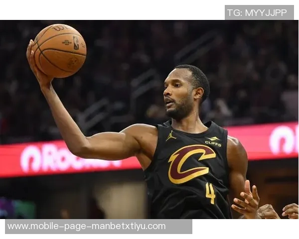 内线核心表现出色科内特半场高效贡献8分4板1帽助球队领先 内线核心表现出色科内特半场高效贡献8分4板1帽助球队领先