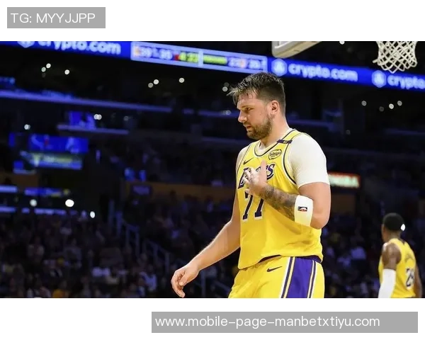 湖人揭幕战球员评分揭晓东契奇独领风骚新援艾顿惨遭D级评价 湖人揭幕战球员评分揭晓东契奇独领风骚新援艾顿惨遭D级评价